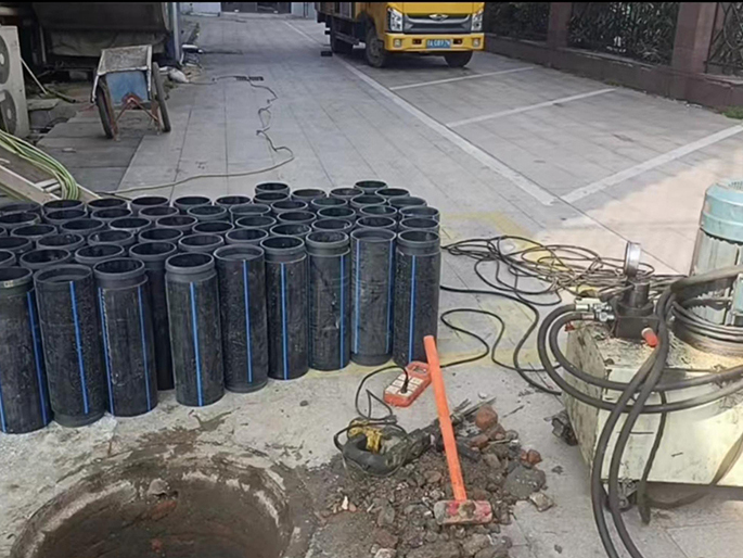 瀍河回族PE置换管厂家 DN315置换管 非开挖管短管置换